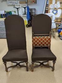 Camouflage de chaises.